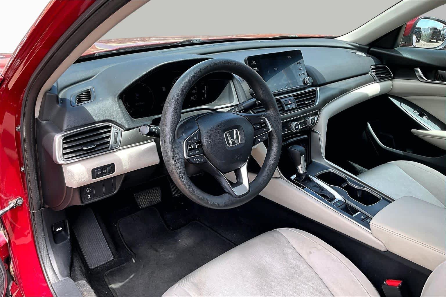 Used 2018 Radiant Red Metallic Honda LX 1.5T image 18