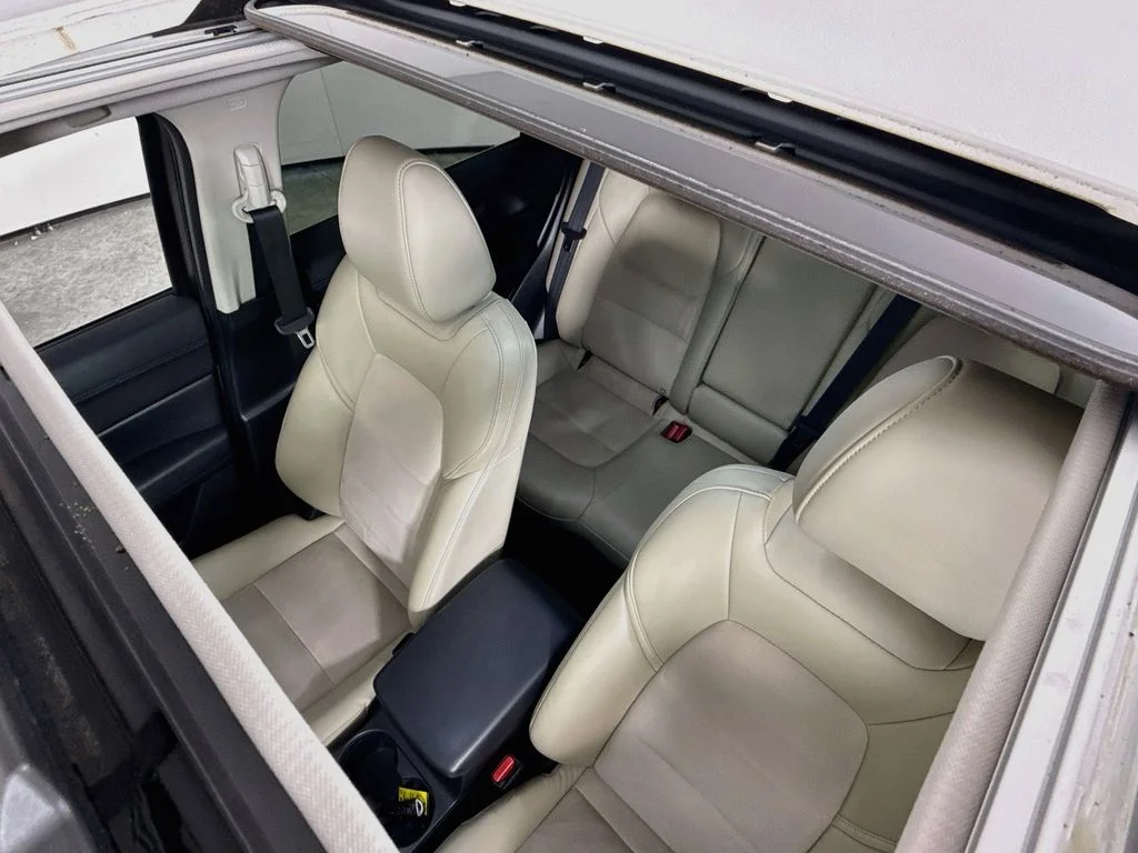 Used 2018 Snowflake White Pearl Mica Mazda Touring image 3