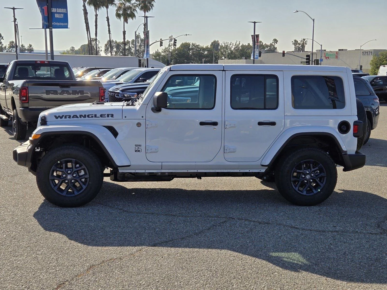 New 2026 Bright White Clear-Coat Exterior Paint Jeep 85th Anniversary image 4