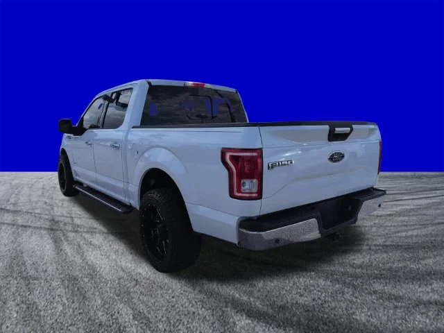 Used 2017 Oxford White Ford XLT image 6