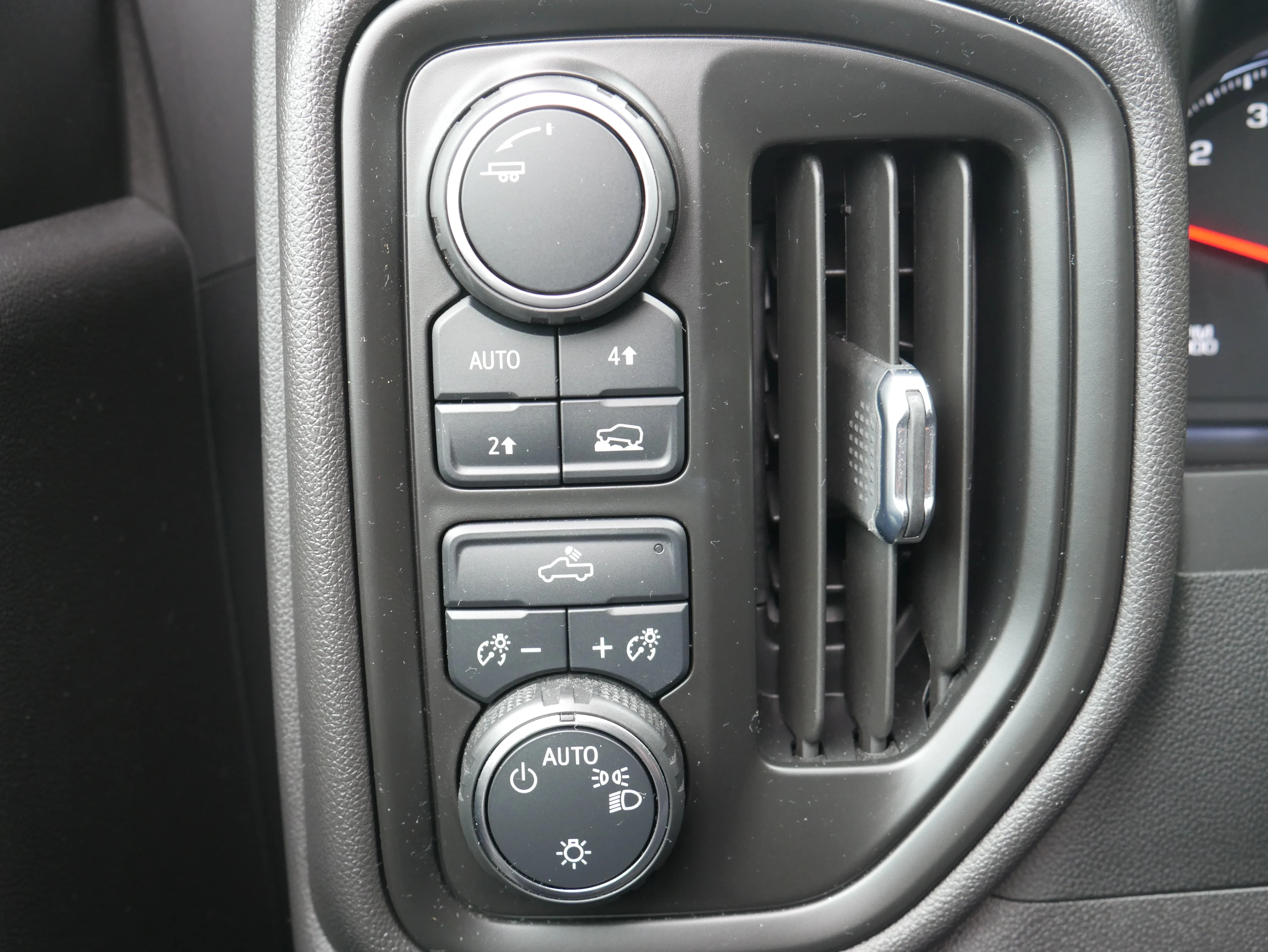 2023 Chevrolet Silverado 1500 Custom - Photo 25