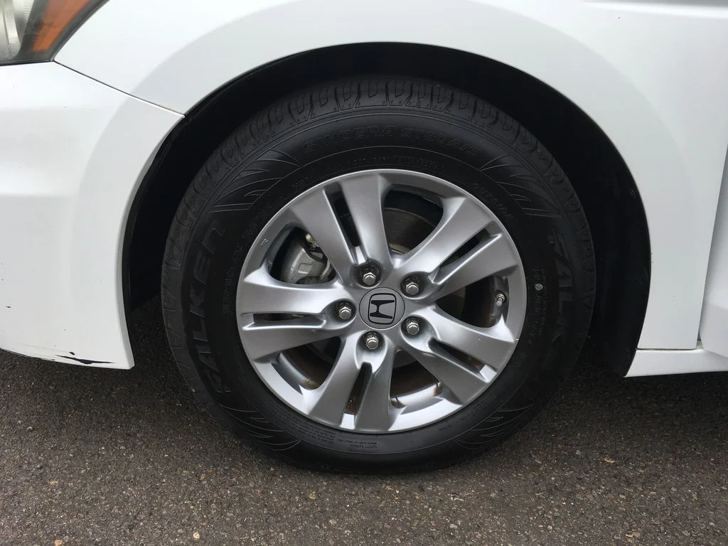 Used 2011 White Honda LX-P image 34