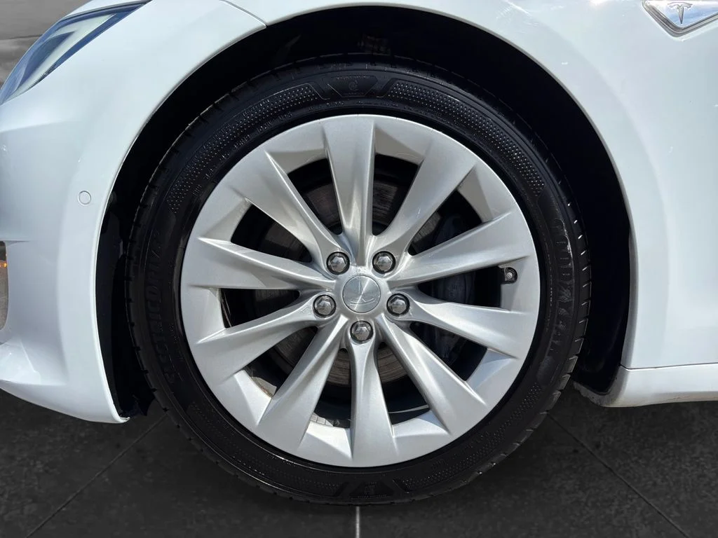 Used 2016 White Tesla 90D image 9