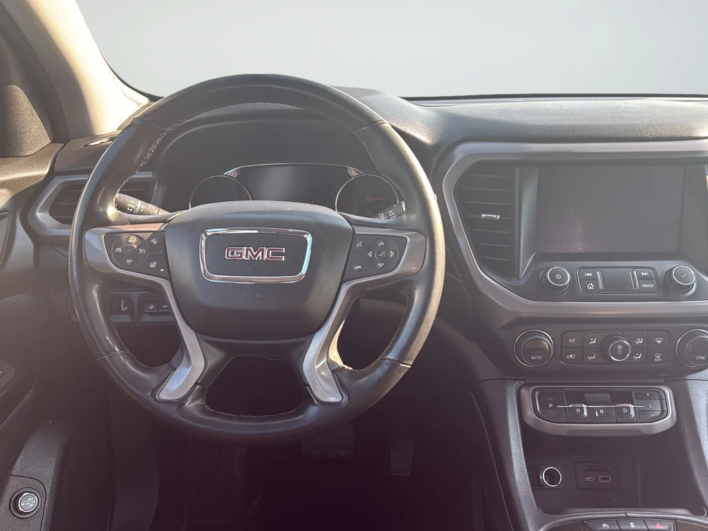 Used 2023 White GMC AT4 image 9