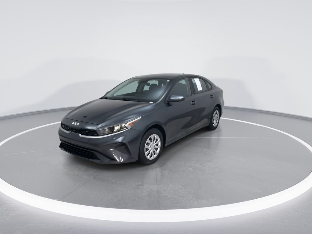 Used 2022 Gray Kia FE image 5
