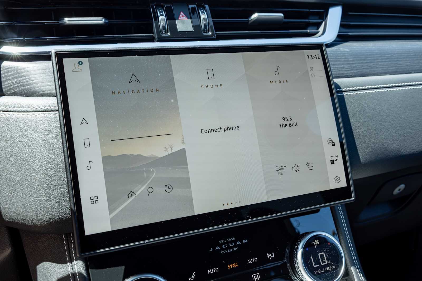 2026 Jaguar F-Pace R-Dynamic S - Photo 19