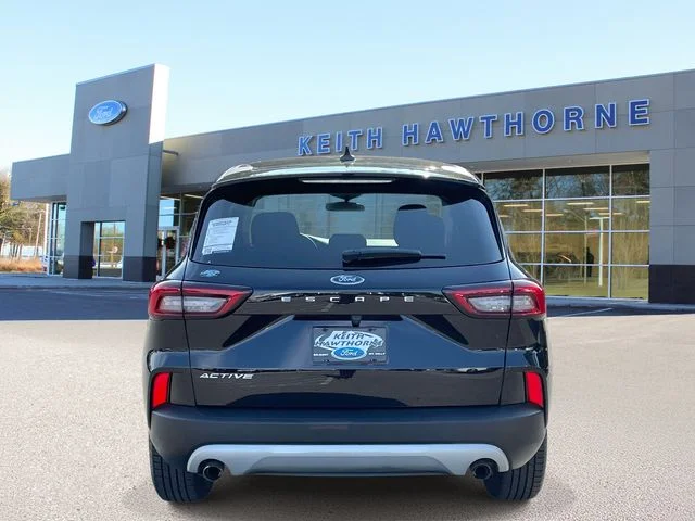 Used 2024 Black Metallic Ford Active image 5