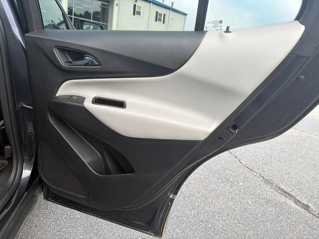 Used 2022 Gray Chevrolet LT image 16