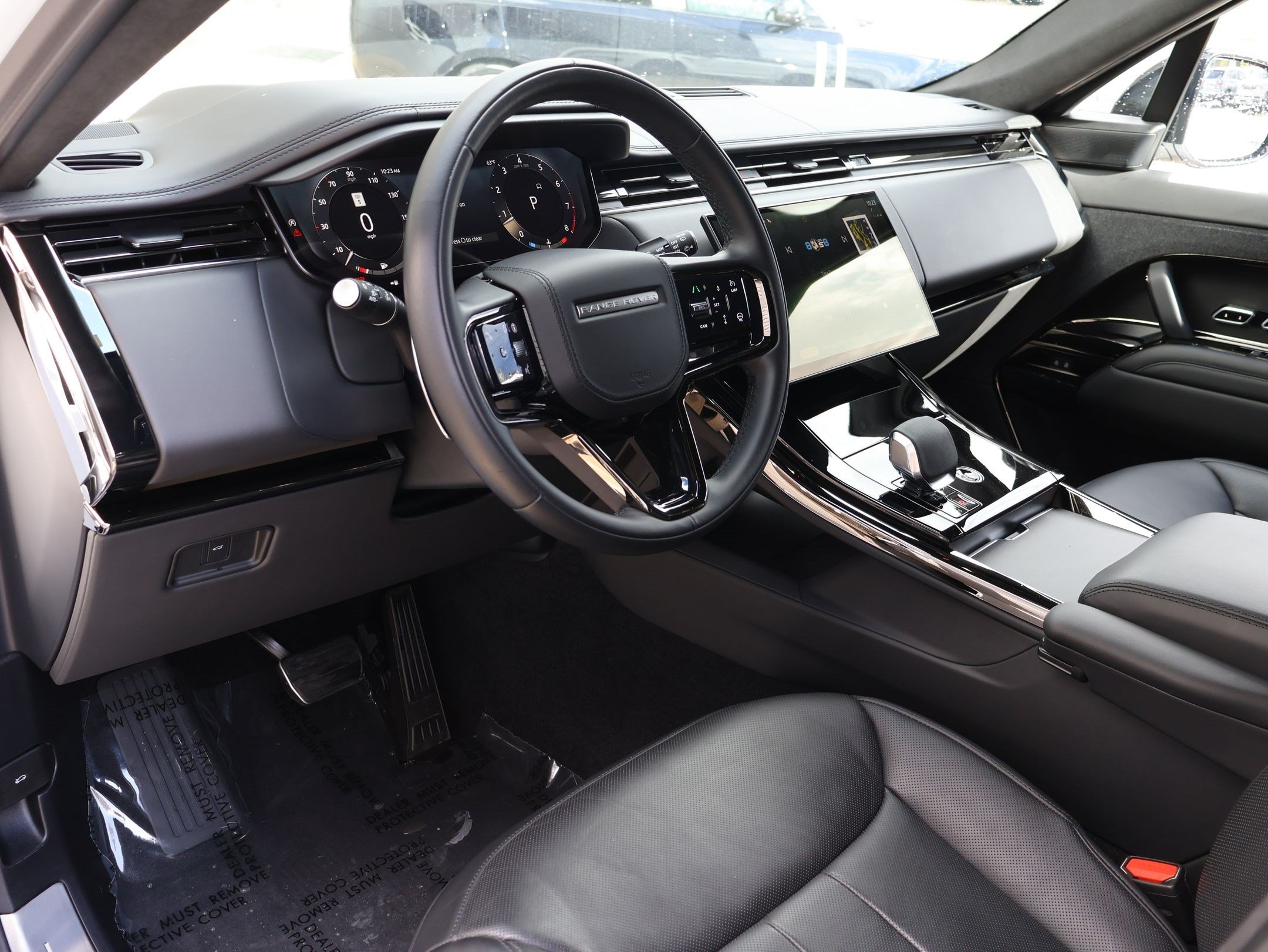 Certified Used 2025 Fuji White Land Rover Autobiography image 14