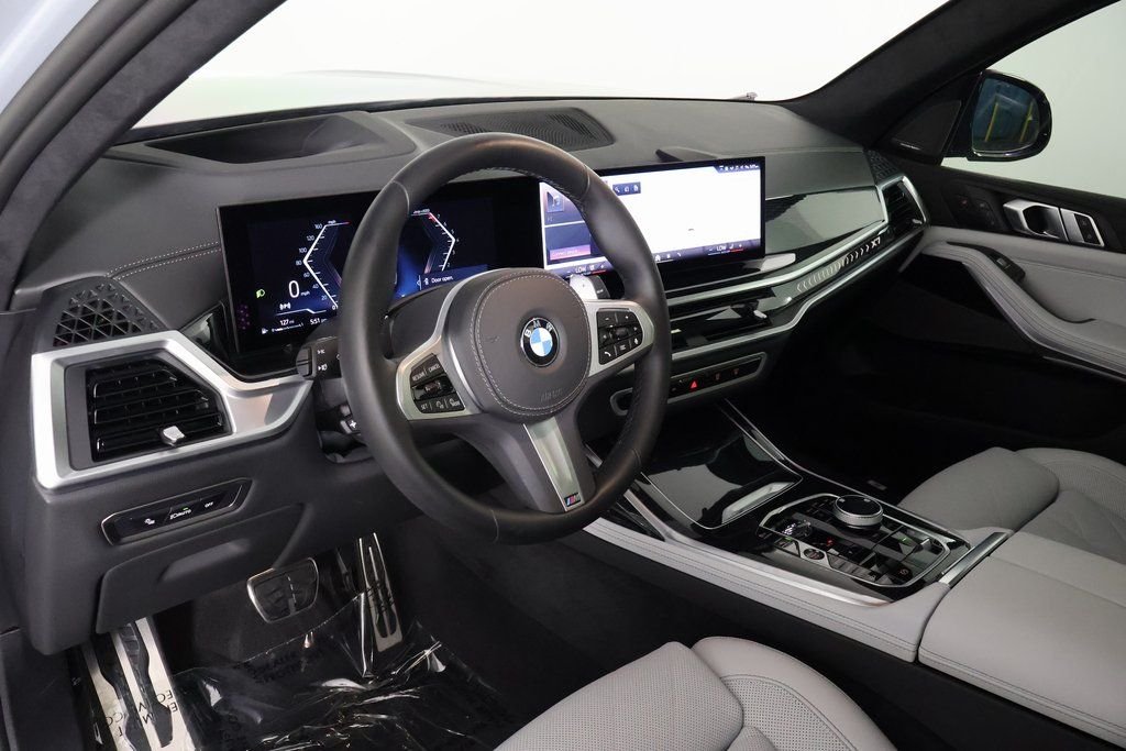 Used 2024 Gray Metallic BMW xDrive40i image 7