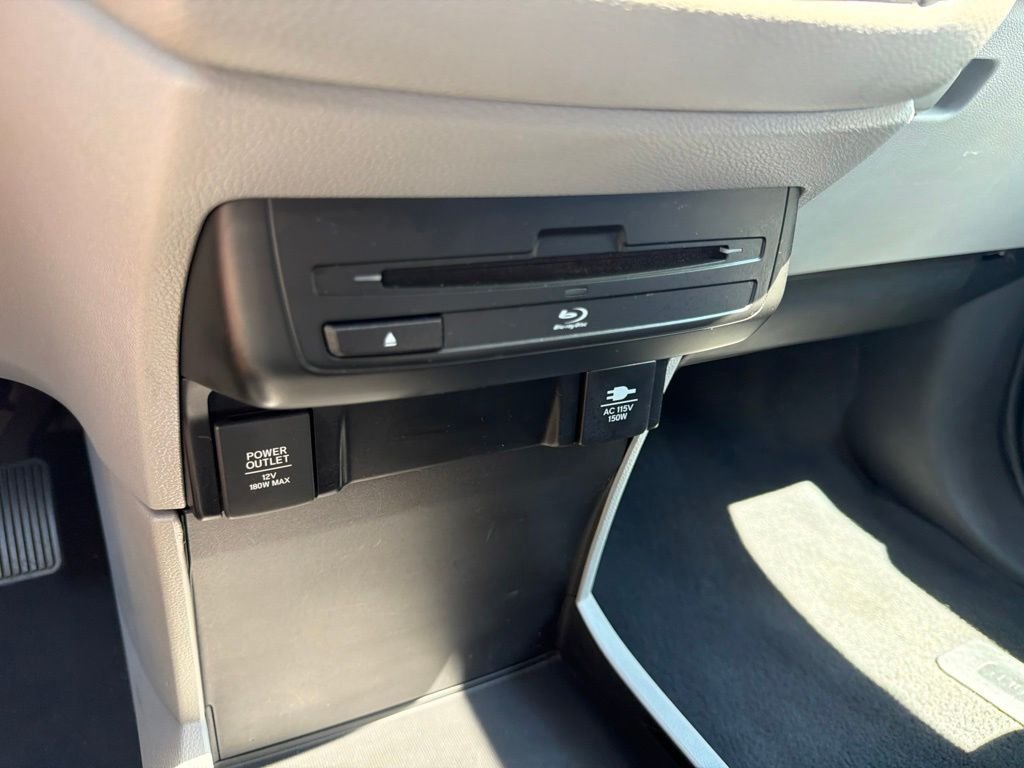 Certified Used 2018 Modern Steel Metallic Honda EX-L image 38
