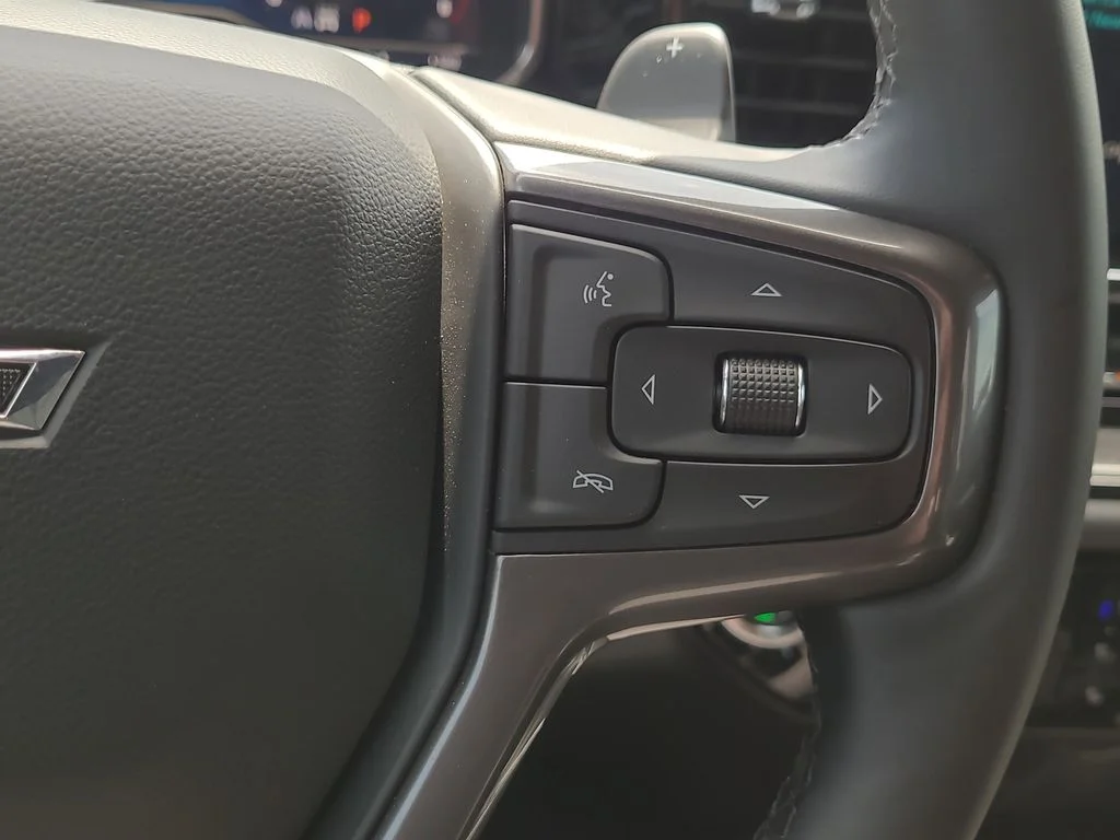 Used 2025 White Chevrolet ZR2 image 28