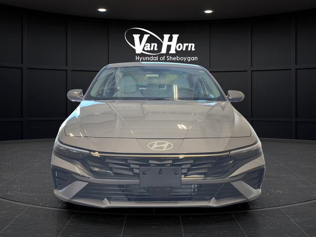 Certified Used 2025 Fluid Metal Hyundai Limited image 2
