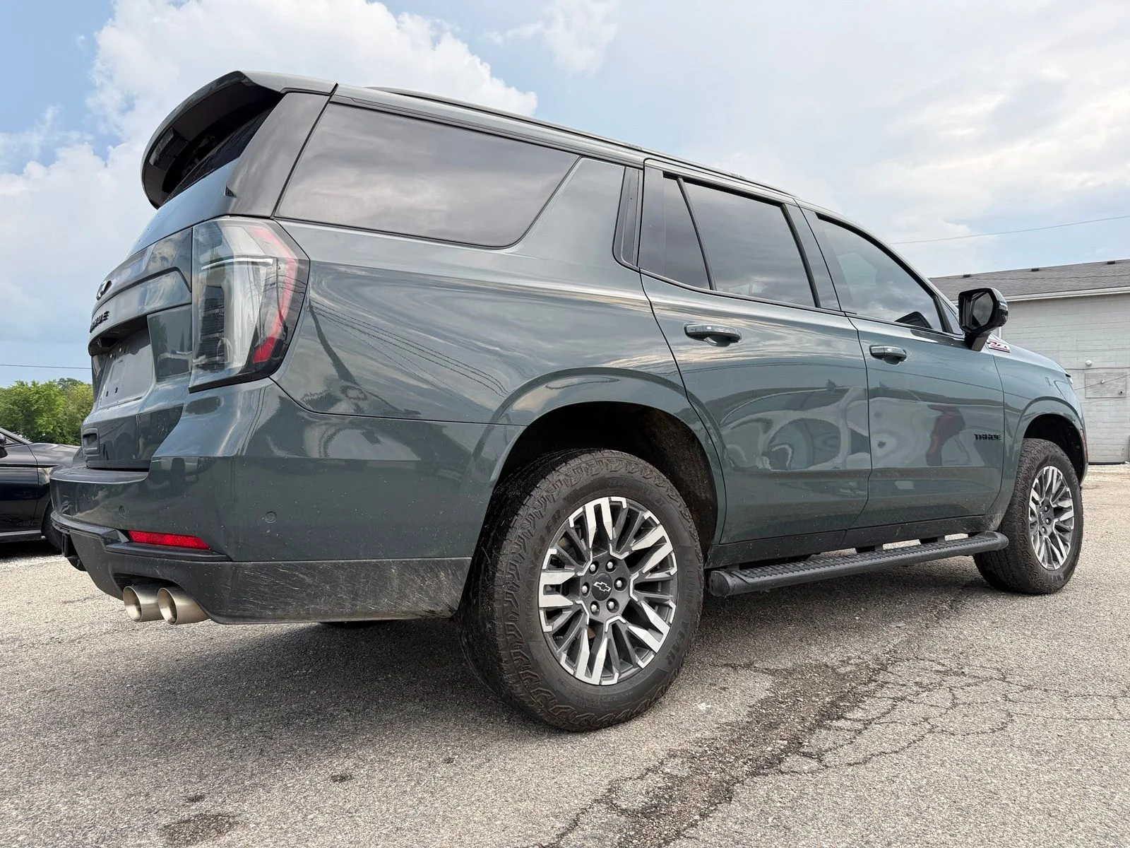 Used 2025 Gray Chevrolet Z71 image 6