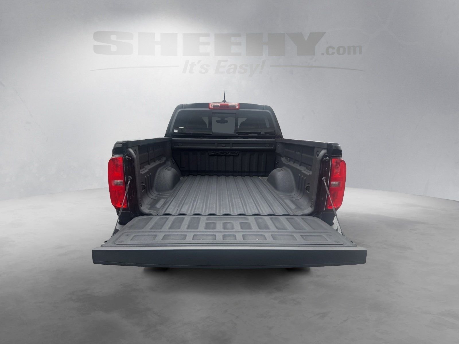 Used 2021 Black Chevrolet ZR2 image 23