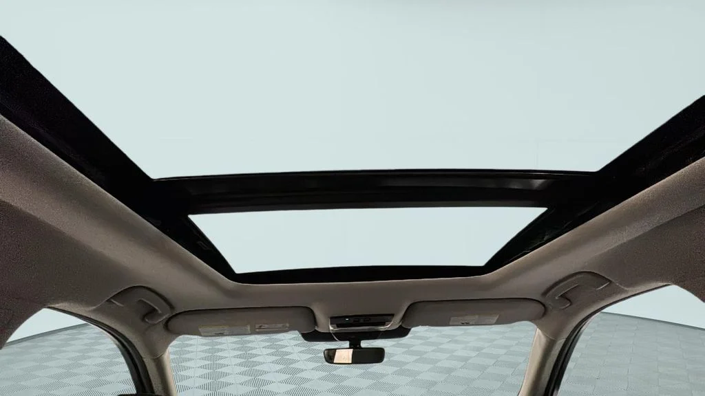 Used 2024 Gray Nissan Platinum image 13