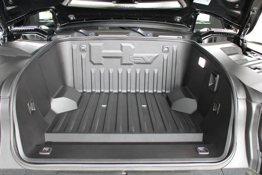 Used 2025 Black GMC 2X image 30