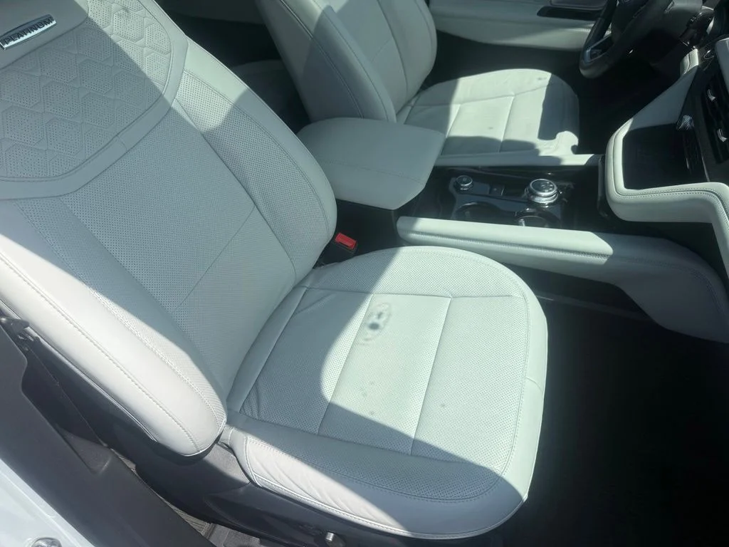 Used 2025 White Metallic Ford Platinum image 60