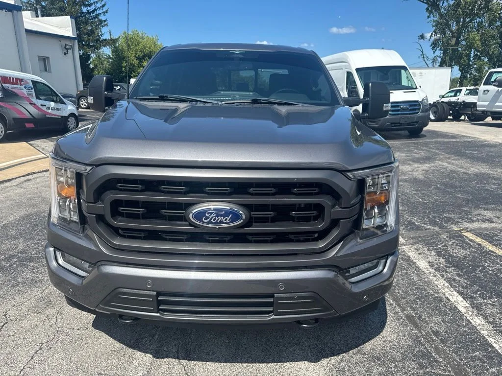 Used 2023 Gray Metallic Ford XLT image 9