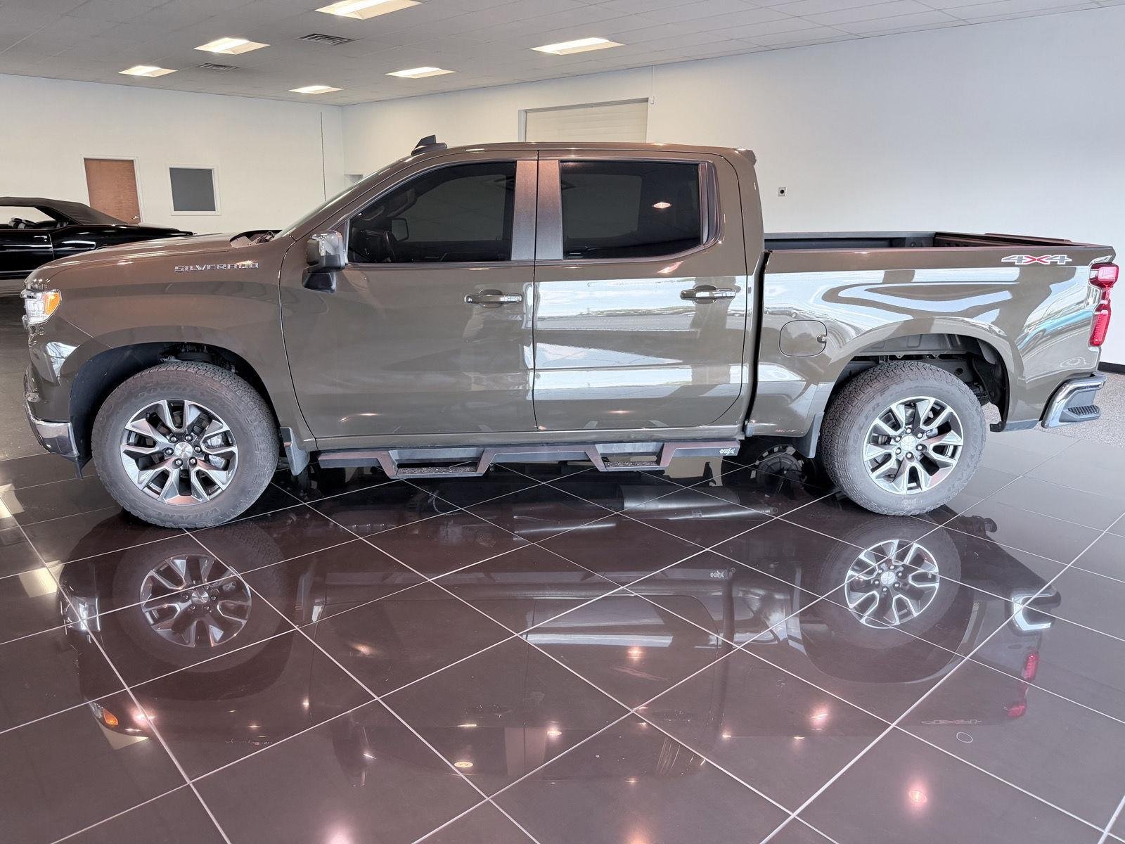 Used 2023 HARVEST BRONZE METALLIC Chevrolet LT image 19
