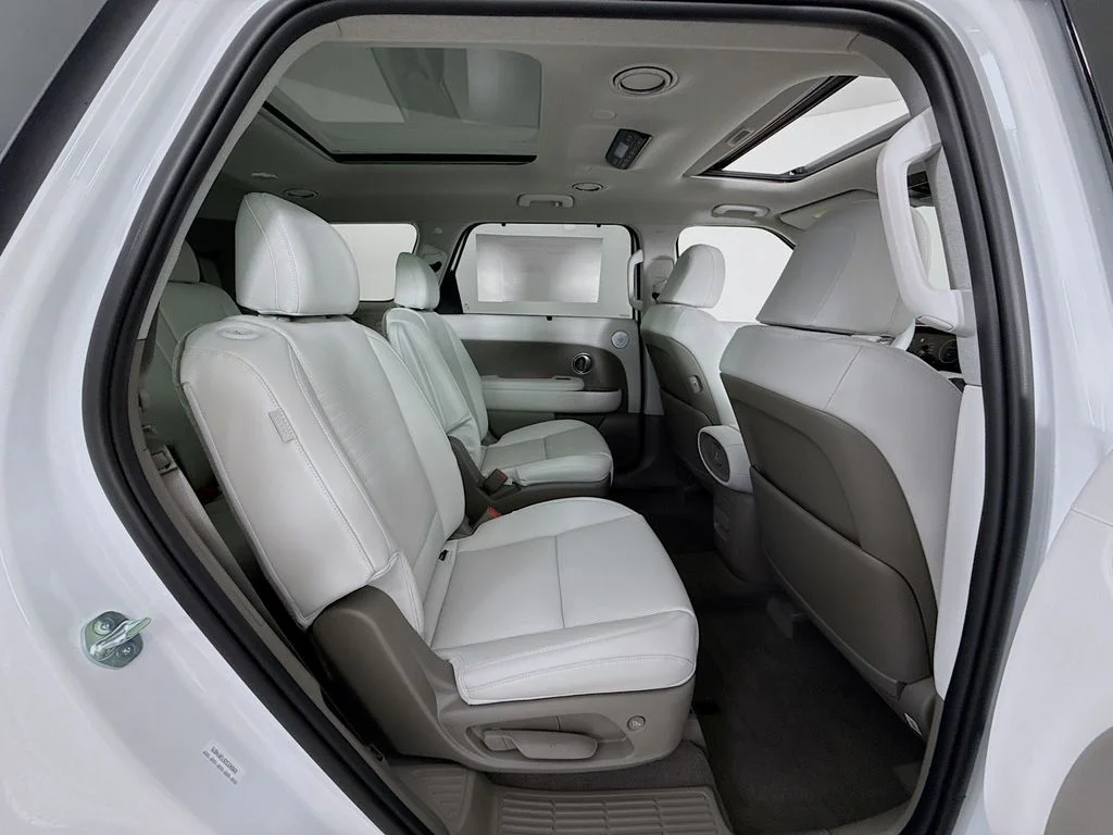 New 2026 Creamy White Pearl Hyundai Limited image 30