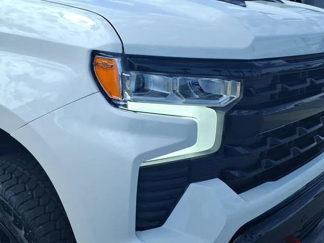 Used 2026 Summit White Chevrolet LT Trail Boss image 2