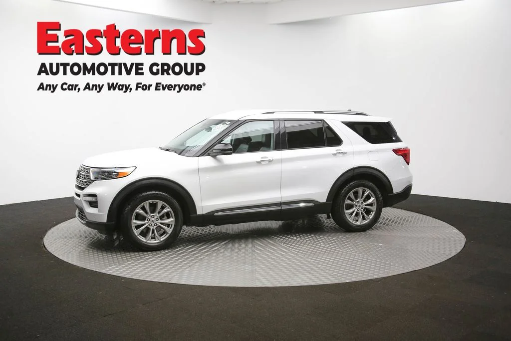 Used 2023 White Ford Limited image 59