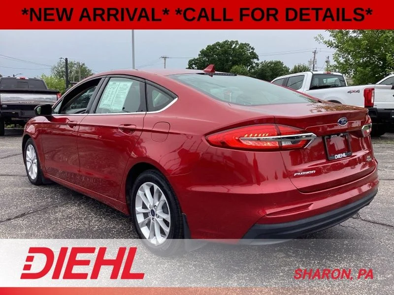 Used 2020 Red Ford SE image 5