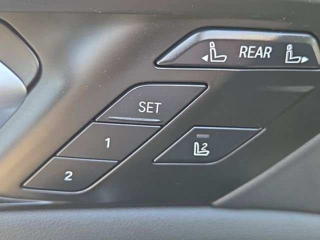 Used 2026 Black BMW xDrive40i image 14