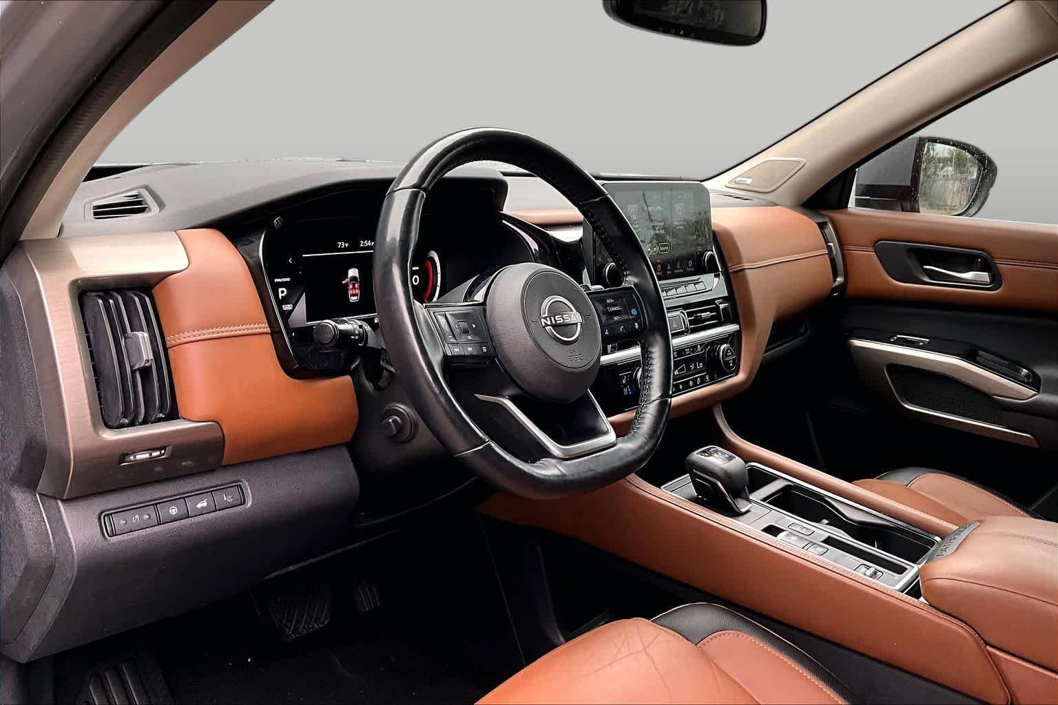 Used 2022 Boulder Gray Pearl Nissan Platinum image 18