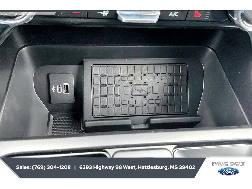 New 2026 Oxford White Ford XLT image 16