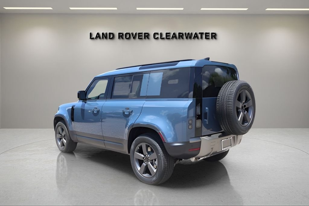 New 2026 Tasman Blue Land Rover S image 3