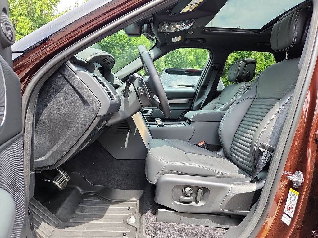 2026 Land Rover Discovery Gemini Edition - Photo 13