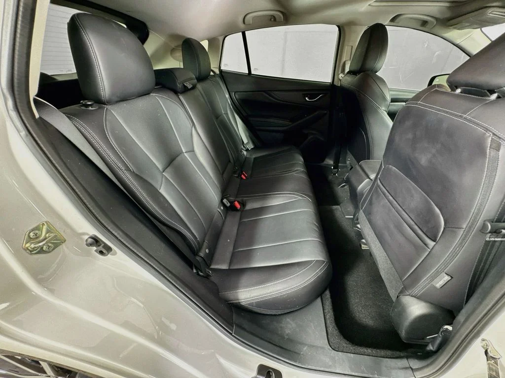 Used 2017 White Subaru 2.0i Limited image 33