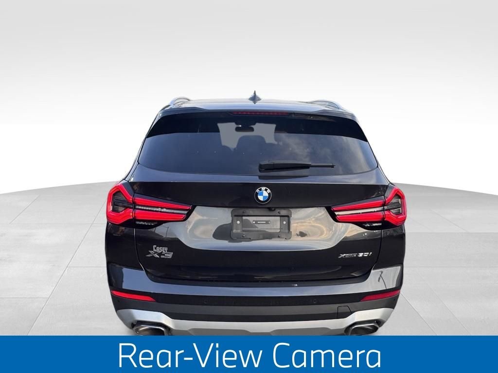 Used 2024 Gray BMW xDrive30i image 9