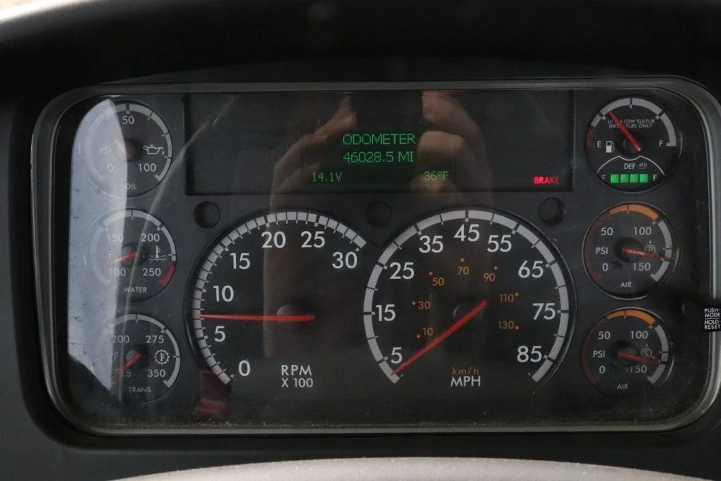 Used 2021  FREIGHTLINER M2 image 8