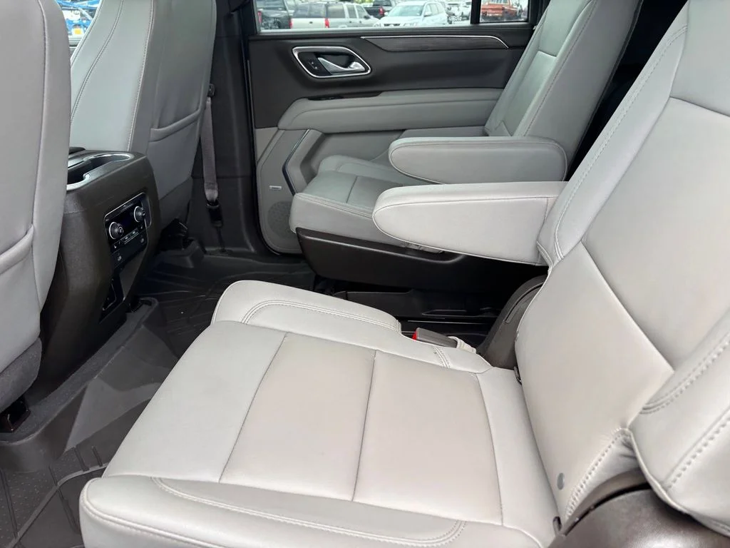 Used 2023 White Chevrolet Z71 image 25
