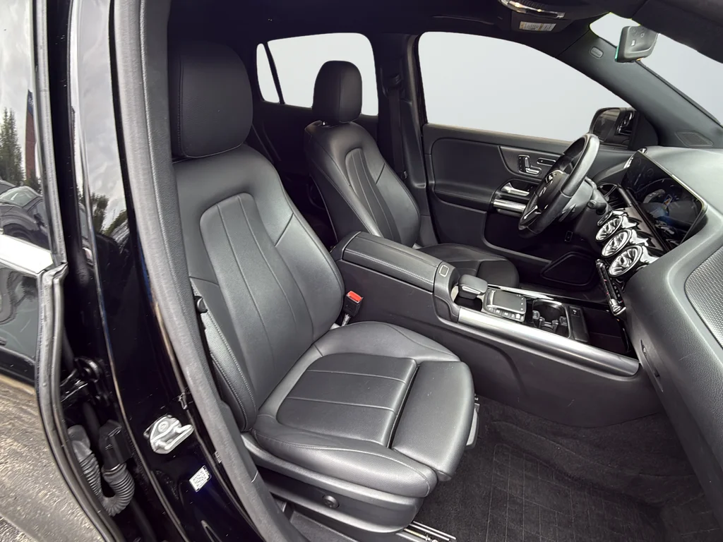 Used 2021 Black Mercedes-Benz GLA 250 image 24