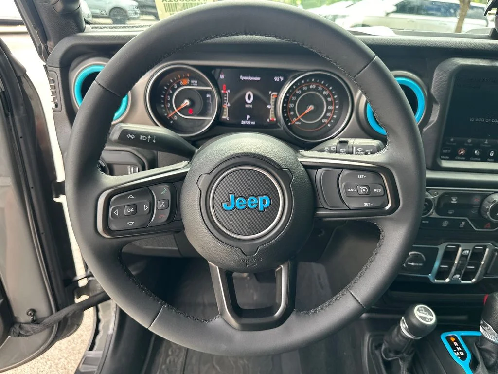 Used 2023 Gray Jeep Sport S image 22