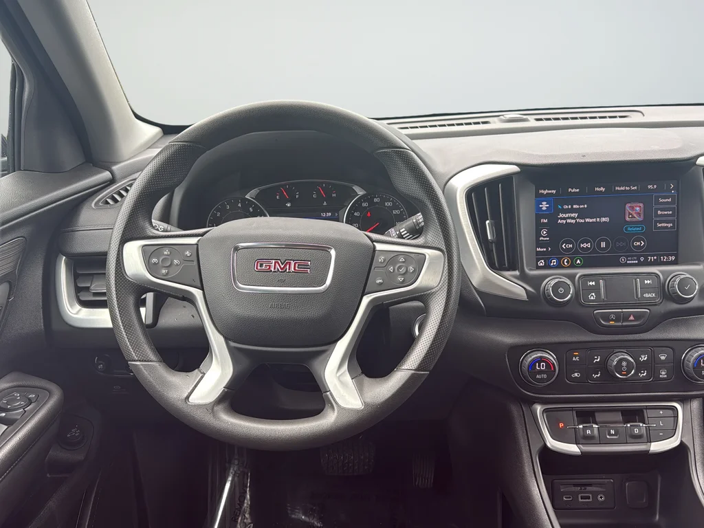Used 2023 Red GMC SLE image 9