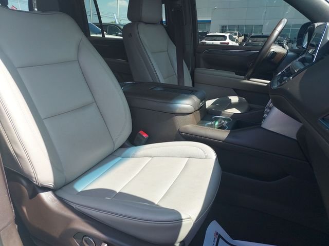 Used 2023 White GMC SLT image 32