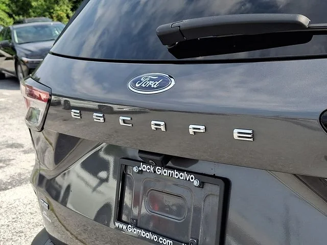 Used 2022 Gray Ford SE image 32