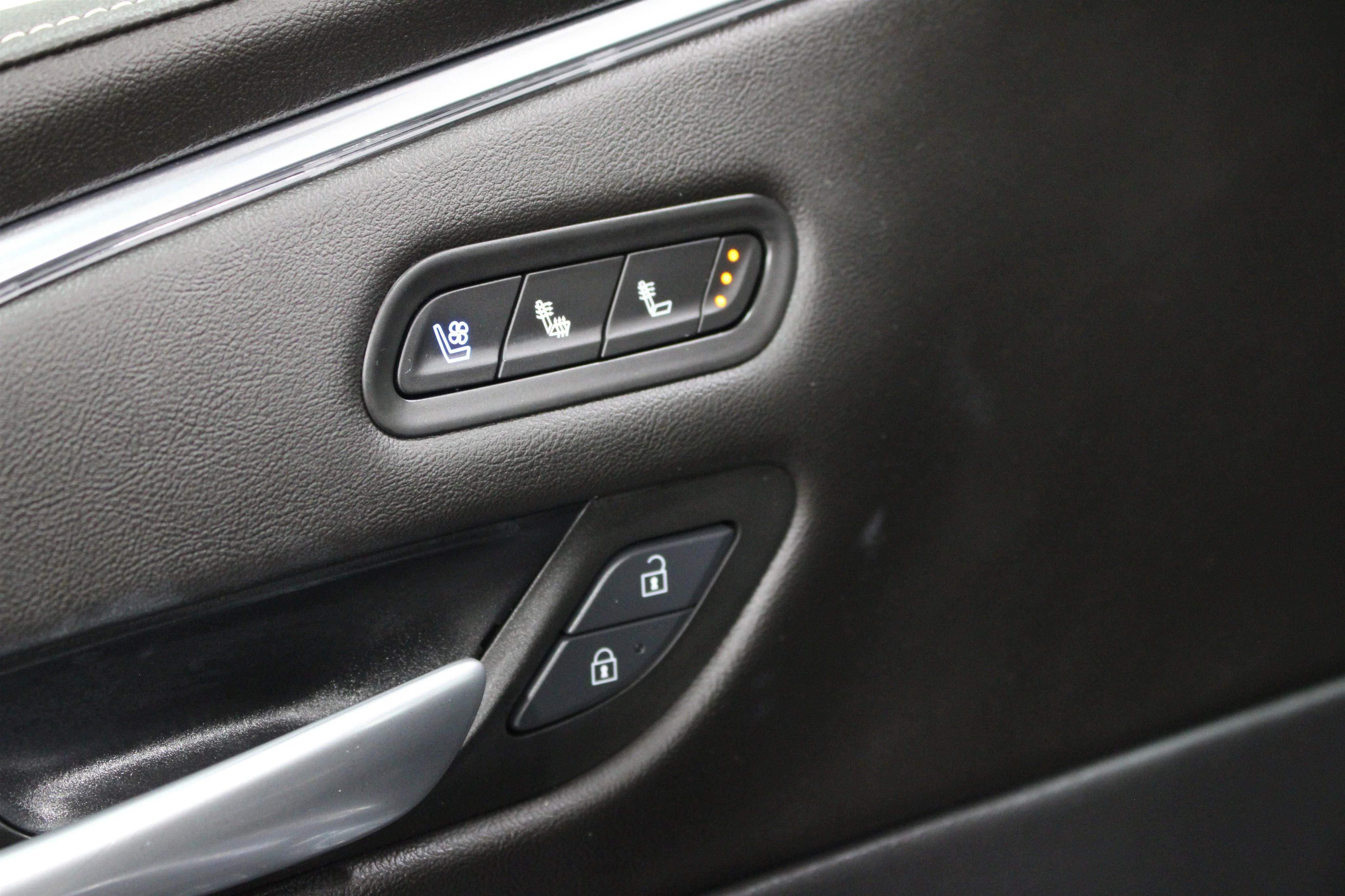 2024 Cadillac Escalade Premium Luxury - Photo 8