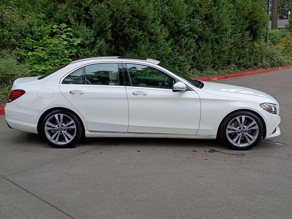 Used 2018 Diamond White Metallic Mercedes-Benz C 300 image 3