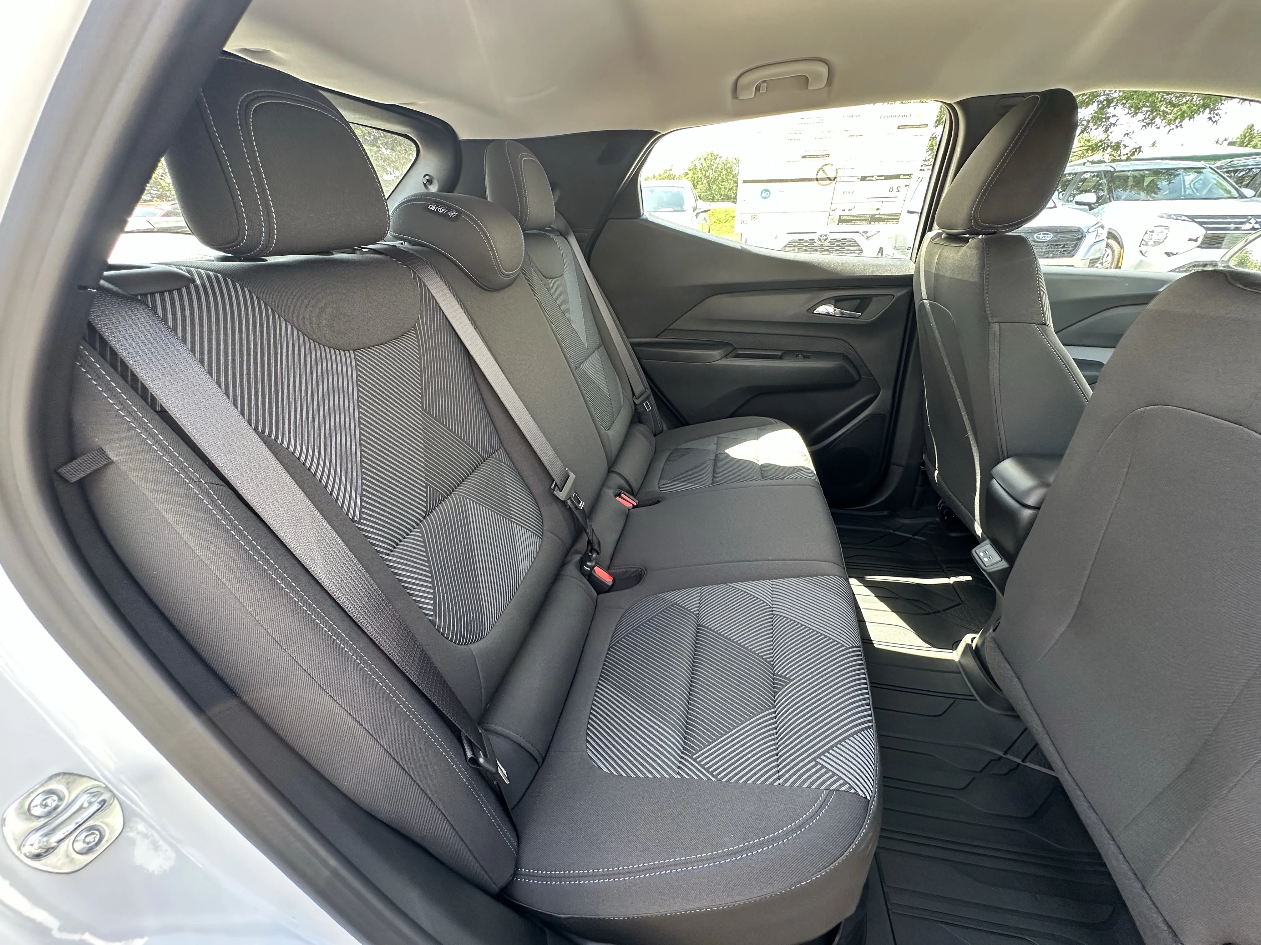 New 2027 Summit White Chevrolet LT image 21