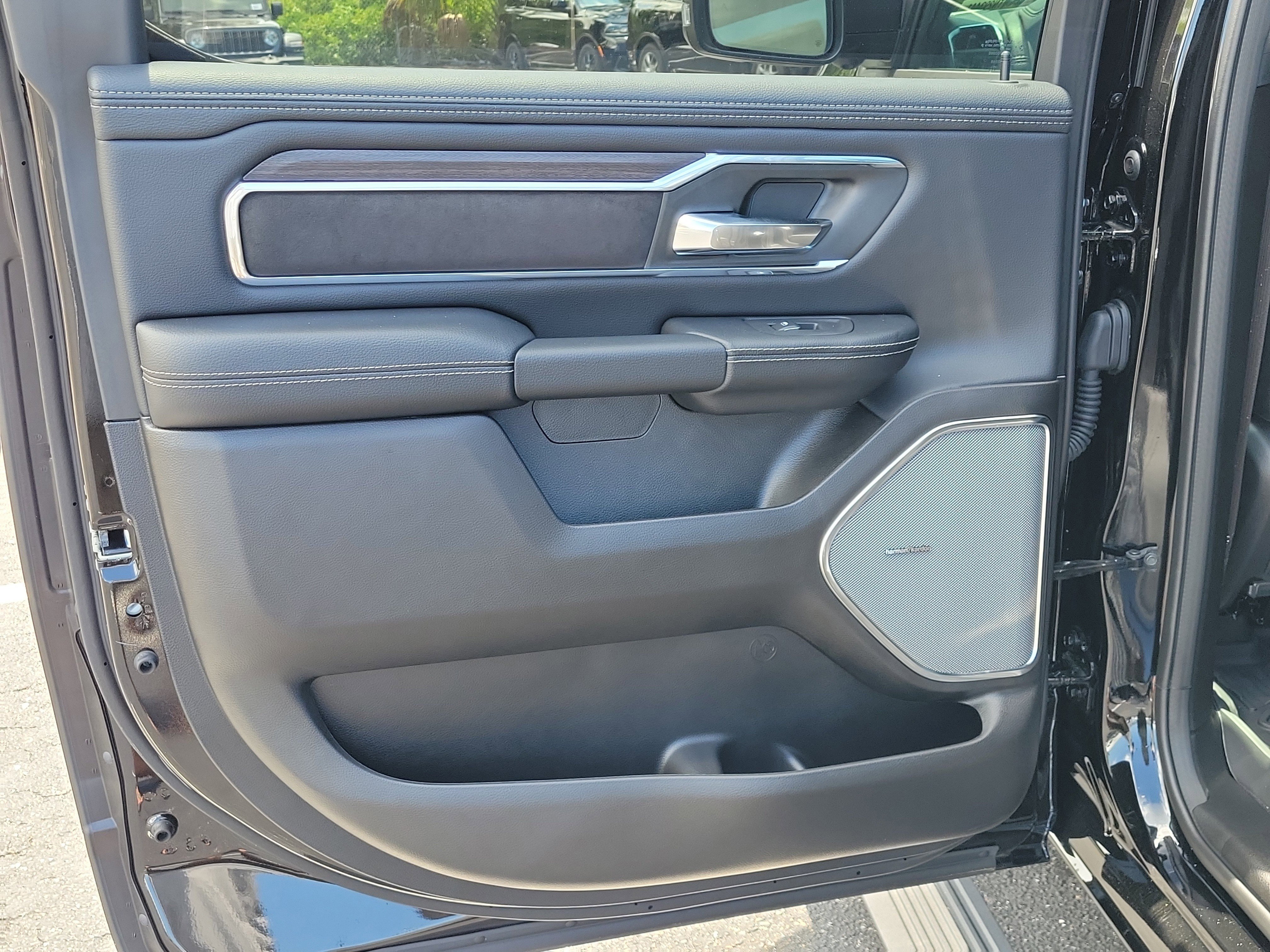 New 2026 Diamond Black Crystal Pearl-Coat Exterior Paint RAM Laramie image 11