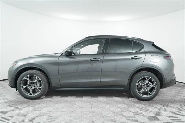 New 2025 Vesuvio Gray Metallic Exterior Paint Alfa Romeo  image 16
