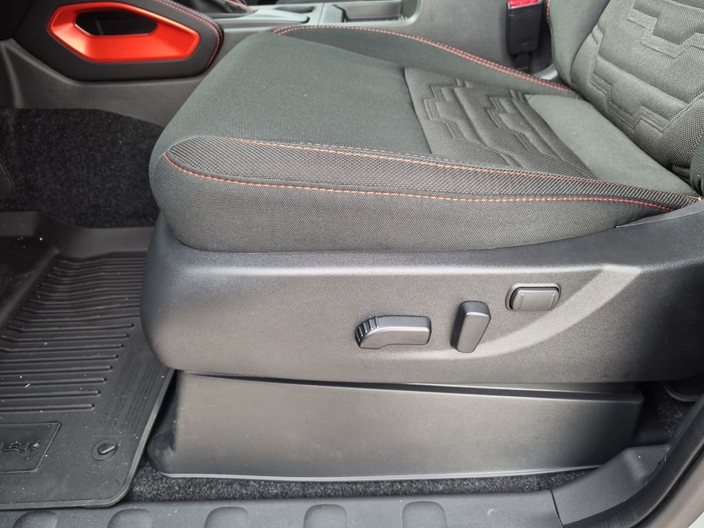 New 2027 Boulder Gray Pearl Nissan Crew Cab PRO-X® image 16