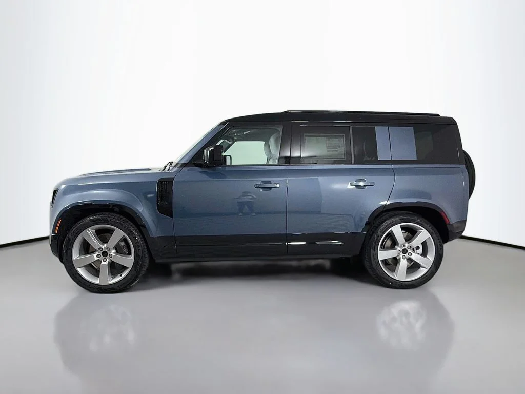 New 2026 Tasman Blue Land Rover X-Dynamic SE image 8