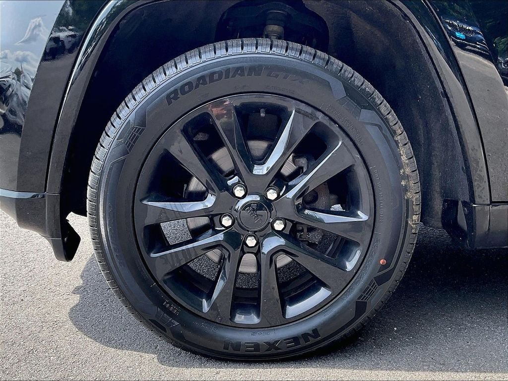 Used 2019 Black Jeep Altitude image 22